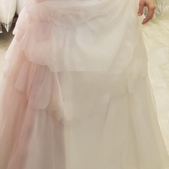 Size 16- Romantic Bridal Ivory - Picture 2 of 4